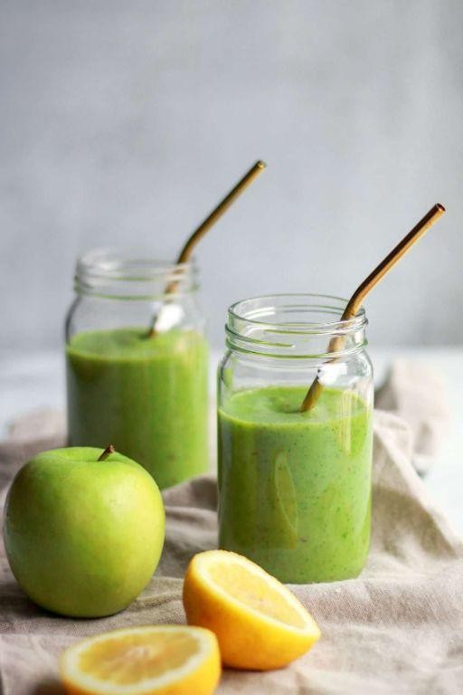 Kale and Apple Green Juice
