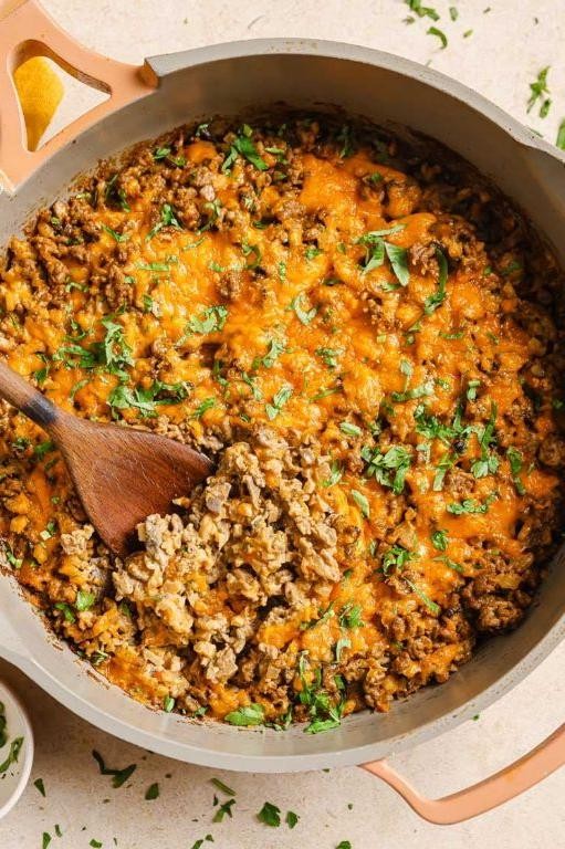 Keto Ground Beef and Cauliflower Rice Skillet