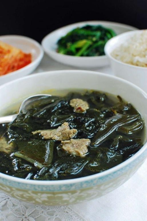 Korean Seaweed Soup (Miyeok Guk)