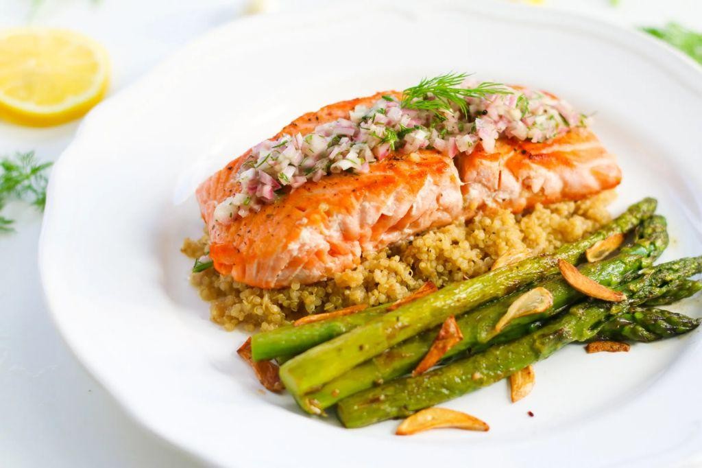 Lactation-friendly salmon with quinoa and asparagus