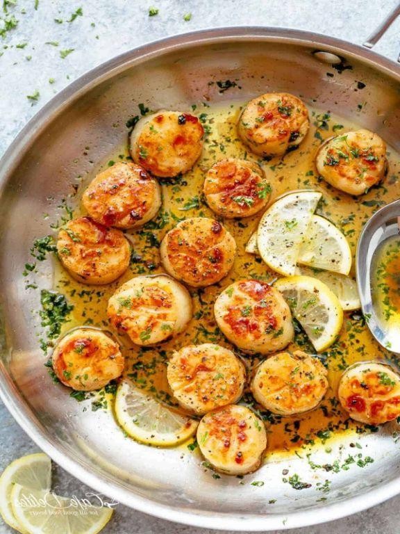 Lemon Garlic Butter Scallops with Zucchini