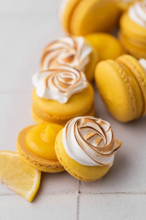 Lemon Meringue Macarons
