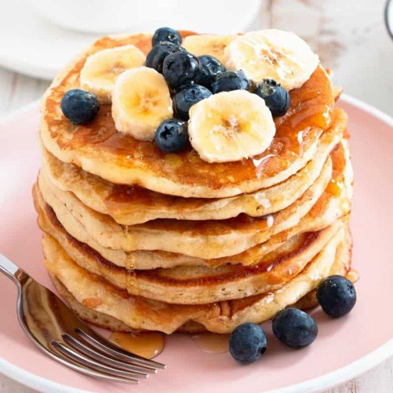 Low-Carb Banana Pancakes with Coconut Flour
