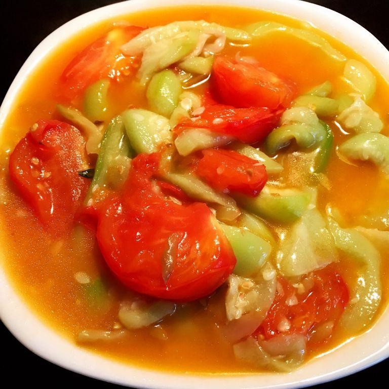Luffa and Tomato Curry