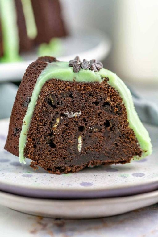 Mint Chocolate Chip Bundt Cake Glaze