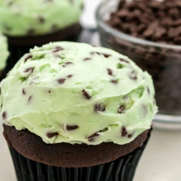 Mint Chocolate Whipped Buttercream Frosting