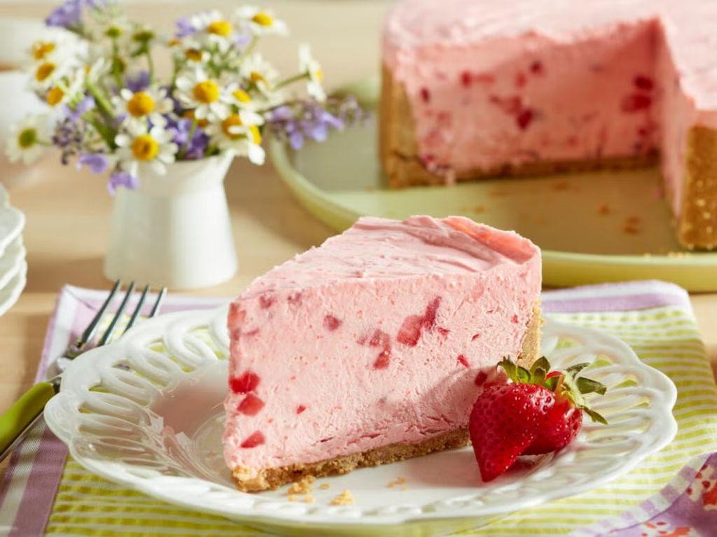 No-Bake Strawberry Cheesecake