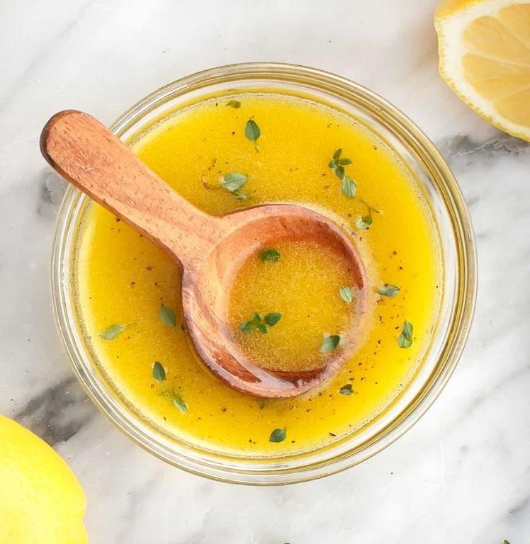 Olive Oil and Lemon Salad Dressing