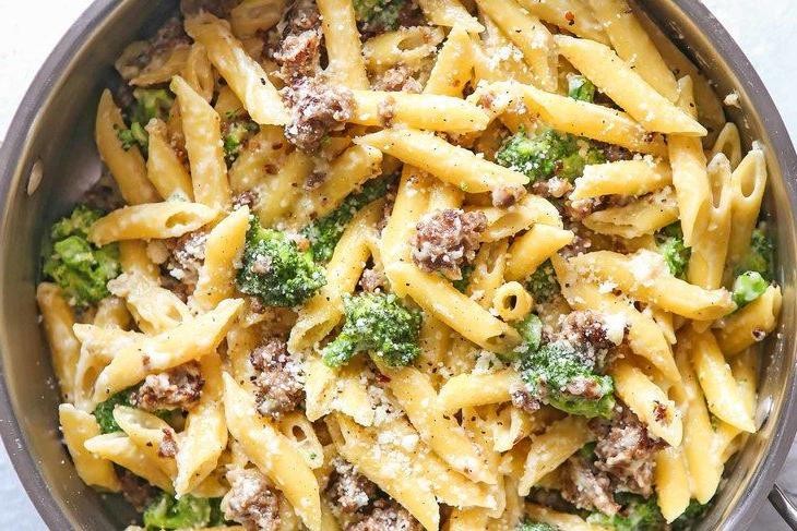 One-Pan Sausage and Broccoli Pasta