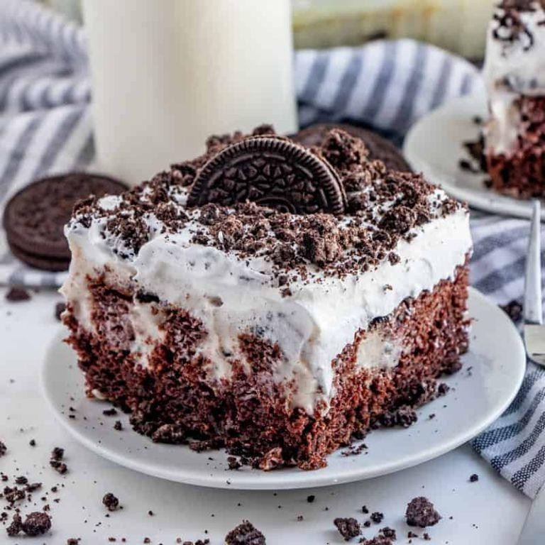 Oreo Pudding Poke Cake
