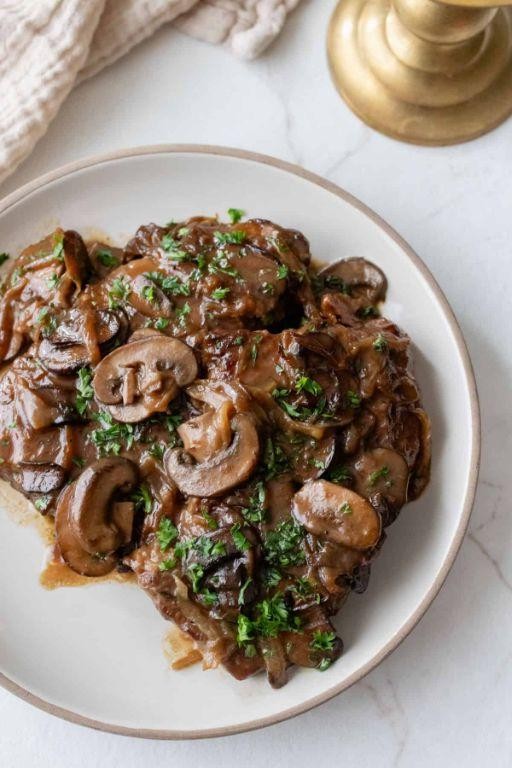 Oven-Baked Round Steak with Mushroom Gravy