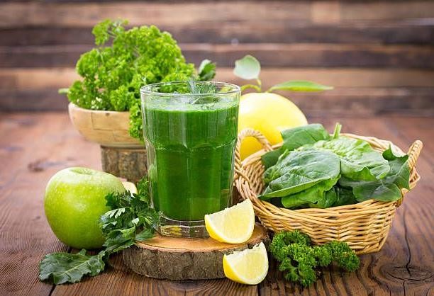 Parsley and Lemon Cleansing Juice