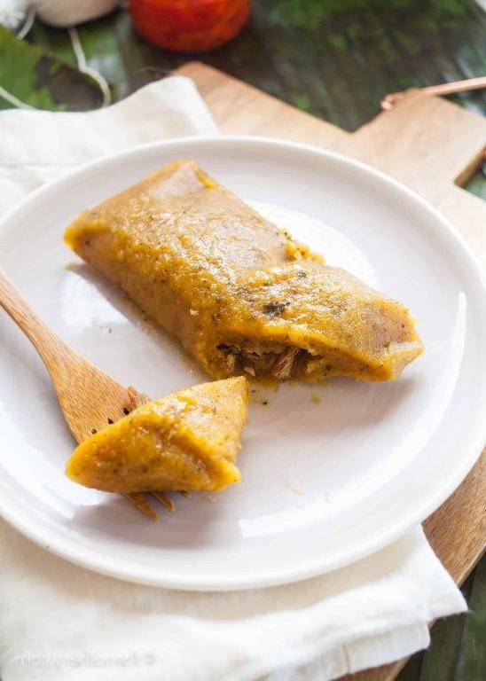 Pasteles de Malanga with Garlic Sauce