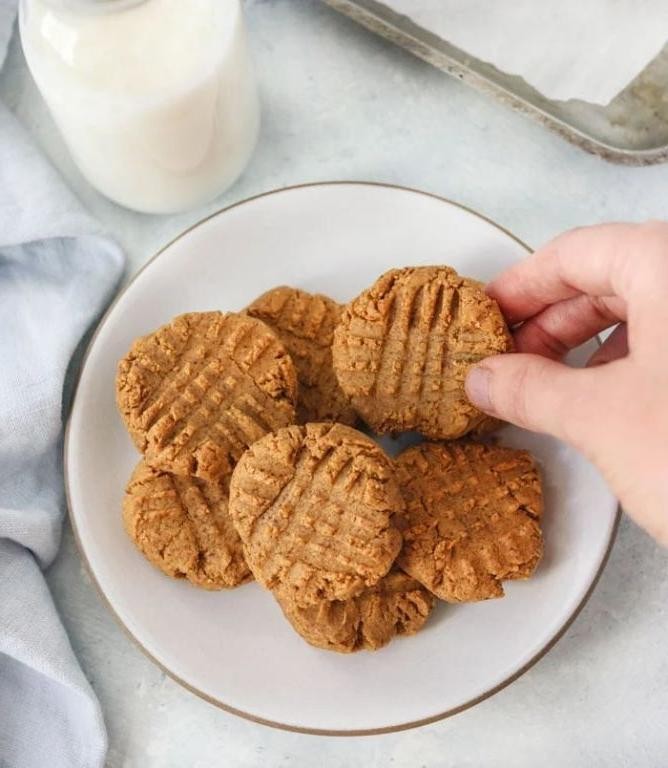 Peanut Butter Cookies with Coconut Sugar