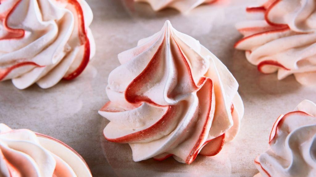 Peppermint Meringue Kisses