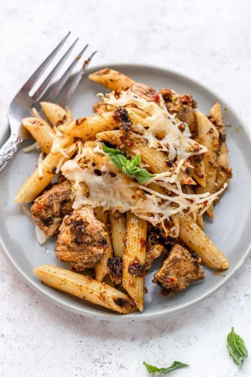 Pesto Chicken Protein Pasta with Sun-Dried Tomatoes