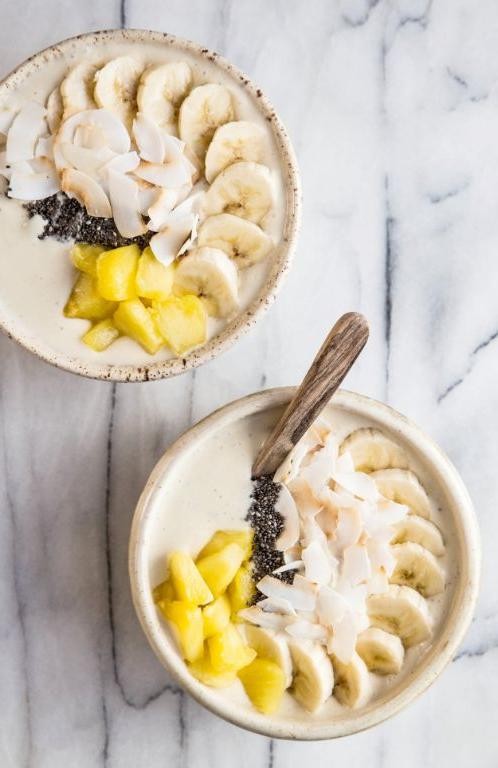 Pineberry Coconut Smoothie Bowl