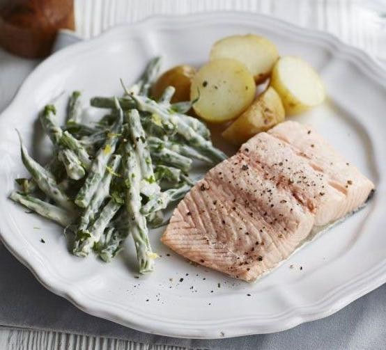 Poached Salmon with Tarragon and Shallots