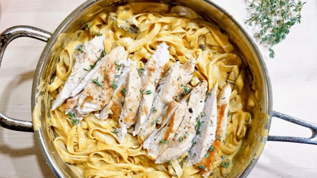 Pumpkin Alfredo Chicken Pasta Bake