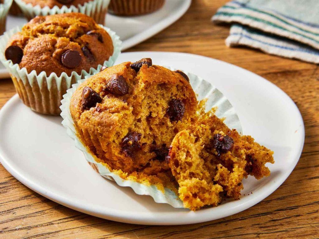 Pumpkin Chocolate Chip Muffins
