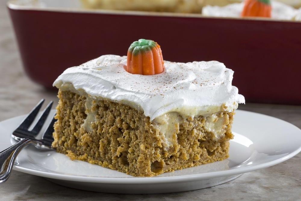 Pumpkin Spice Pudding Poke Cake