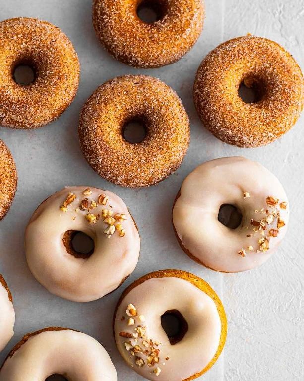 Pumpkin Spice Vegan Donuts