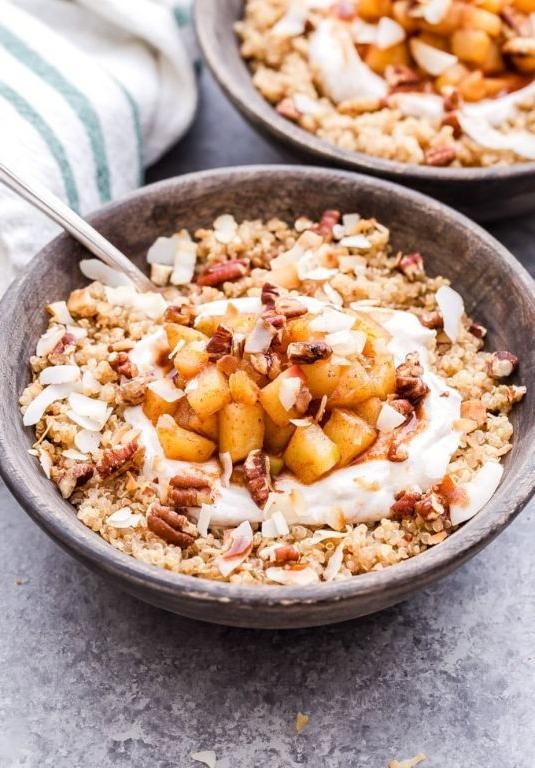 Quinoa Breakfast Bowl with Apples and Cinnamon