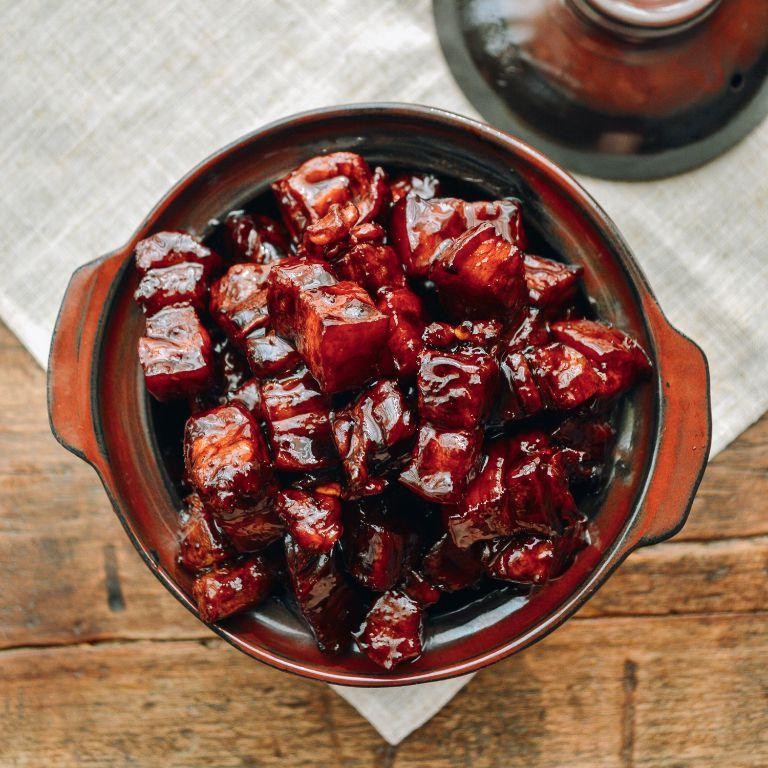 Red Braised Pork Belly (Hong Shao Rou)