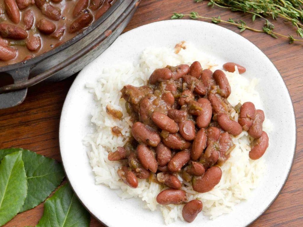 Red beans and rice with smoked turkey legs