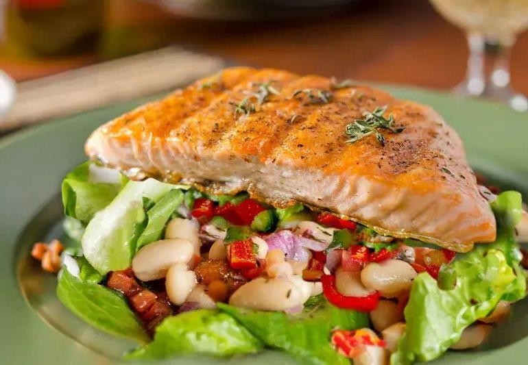 Salmon and White Bean Salad