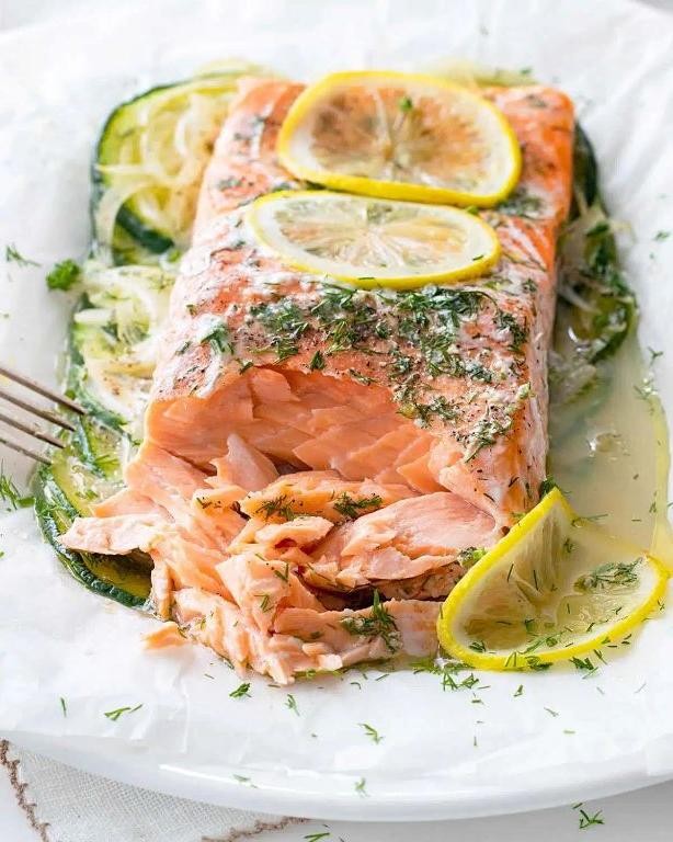 Salmon en Papillote with Lemon and Herbs