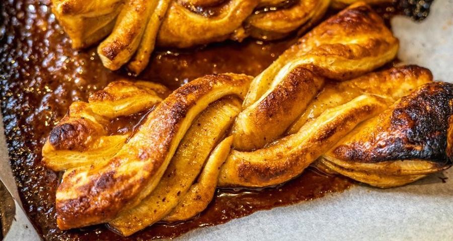 Salted Caramel Crown Puff Pastry Twists