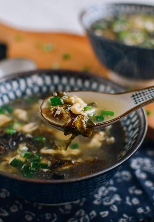 Seaweed and Egg Drop Soup