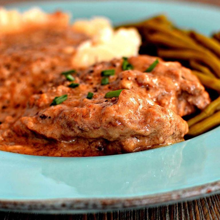 Simple Round Steak and Gravy Bake