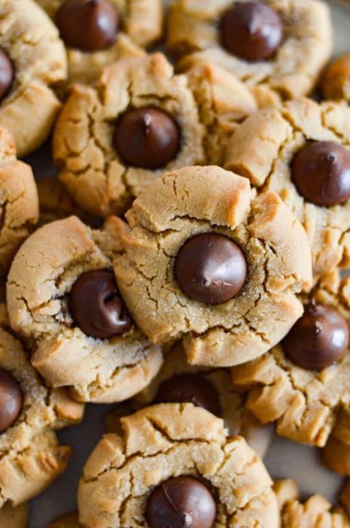 Soft-Batch Crisco Peanut Butter Cookies