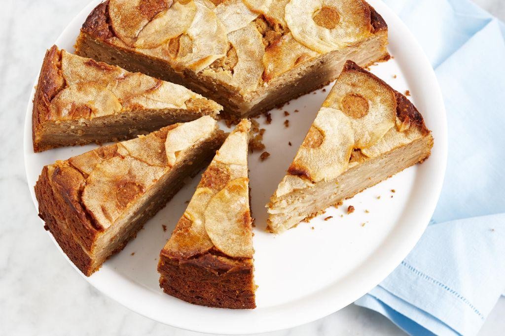 Spiced Sugar-Free Apple Cinnamon Cake