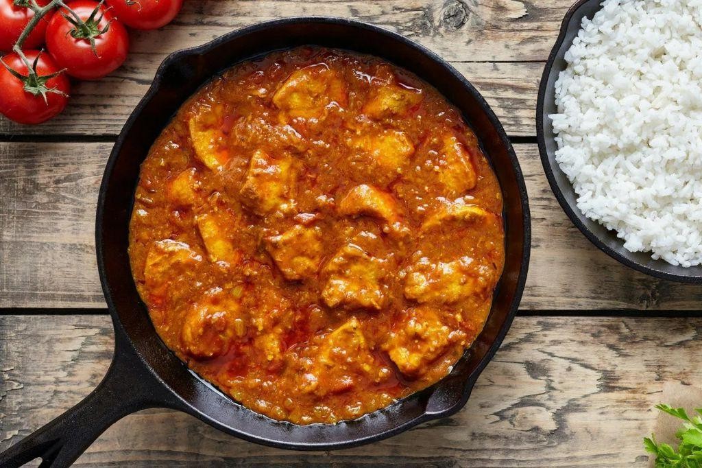Spicy Tomato Braised Chicken Thighs