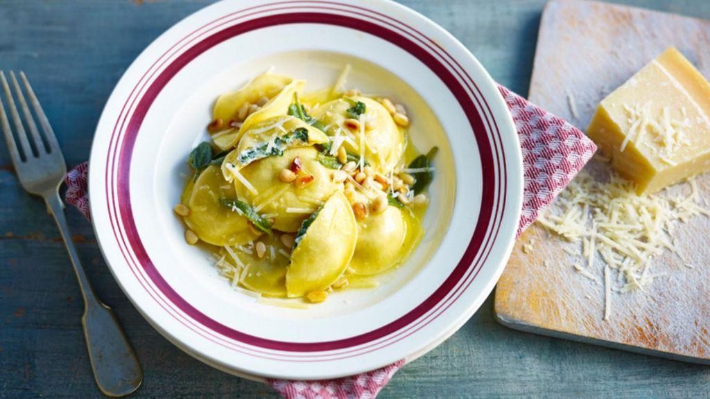 Spinach and Ricotta Stuffed Tortellini