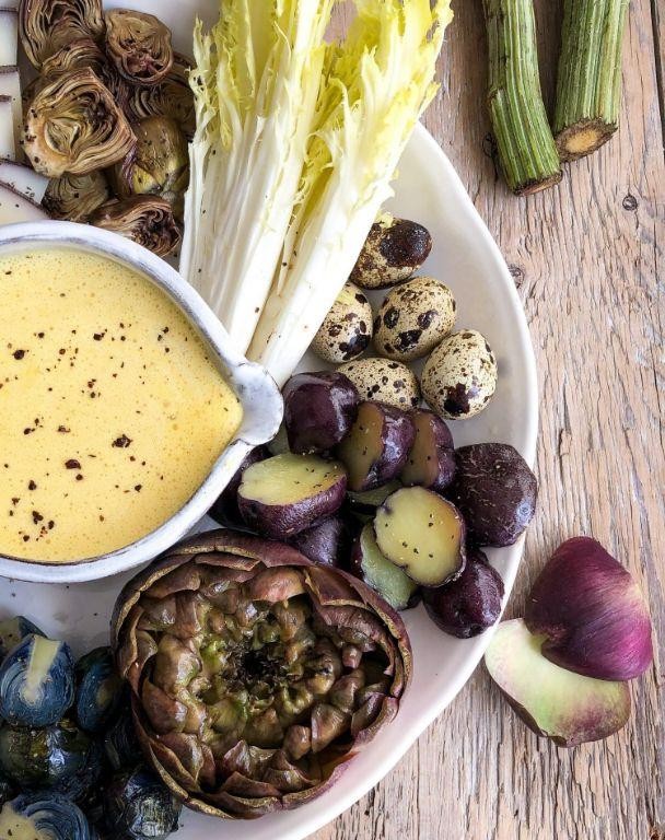 Steamed Whole Artichokes with Hollandaise Sauce