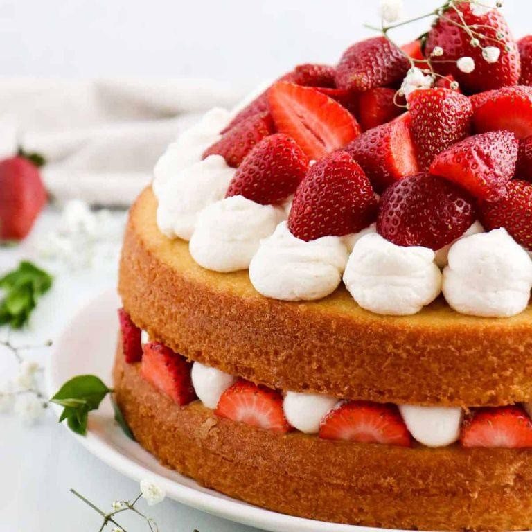 Swedish Vanilla Cream Cake
