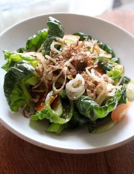 Tatsoi and Sesame Salad with Ginger Dressing