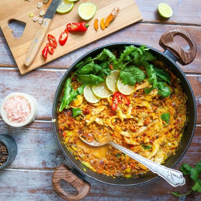 Thai Coconut Chicken Curry with Lemongrass