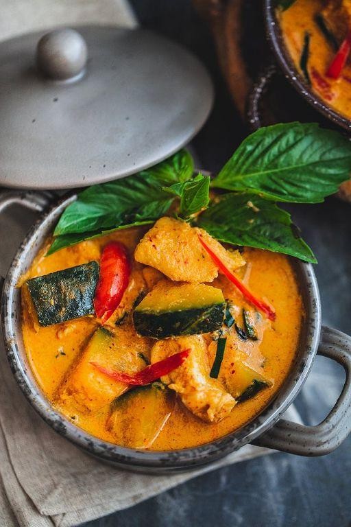 Thai Pumpkin Chicken Curry with Kabocha Squash
