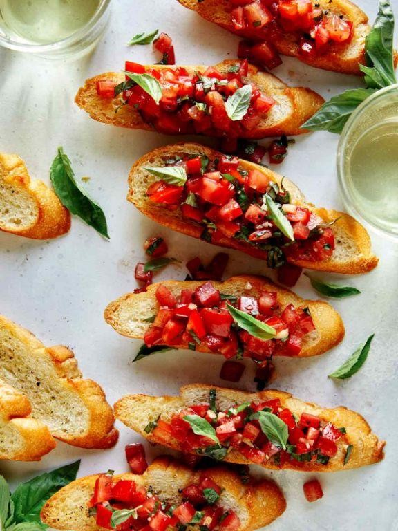 Tomato Bruschetta on Baguette Slices