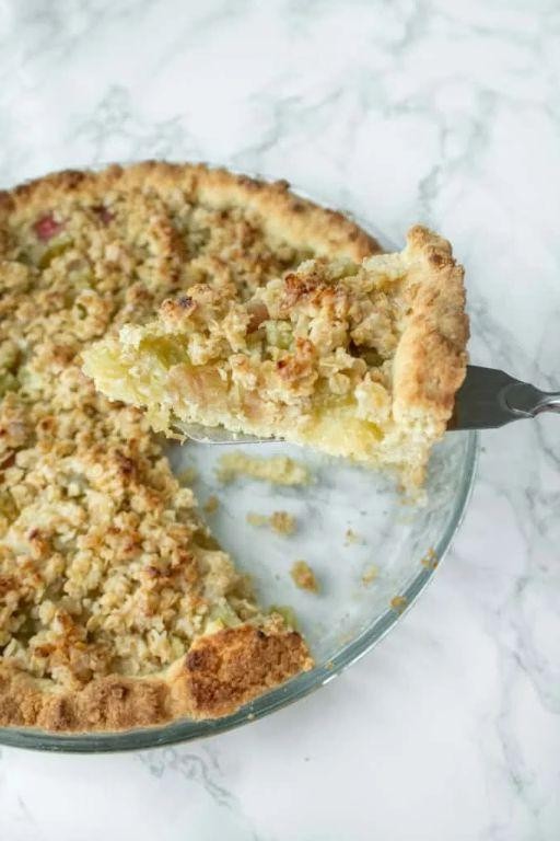 Vegan Rhubarb Pie with Oat Crust