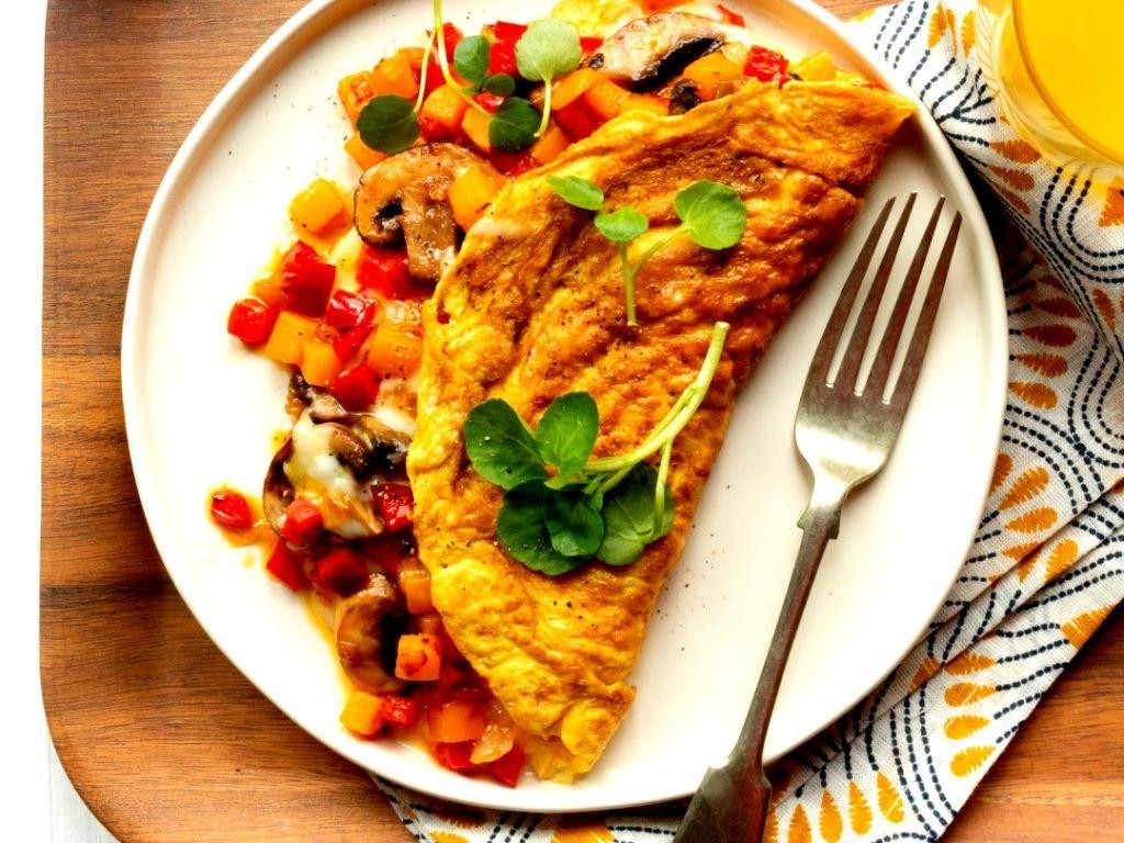 Veggie Omelette with Mushrooms and Bell Peppers