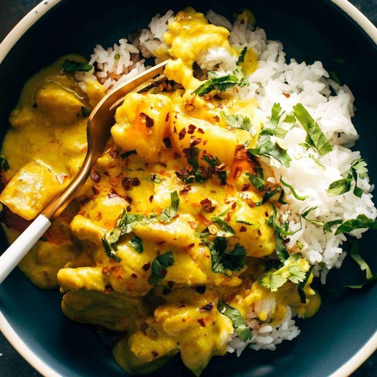 Yellow Chicken Curry with Turmeric and Potatoes