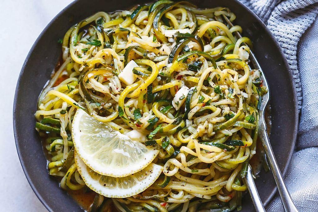 Zucchini Noodles with Lemon Garlic Sauce